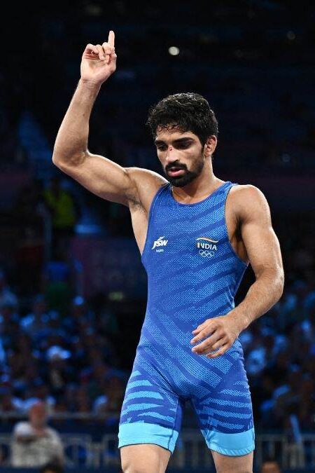 अमन सहरावत को वजन सीमा पूरी न करने पर डब्ल्यूएफआई ने कारण बताओ नोटिस जारी किया