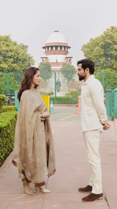 Emraan Hashmi and Yami Gautam Dhar kickstart Delhi promotions, visit the Honourable Supreme Court of India to Recreate HAQ Poster- HAQ, Inspired by a landmark Supreme Court Judgement*