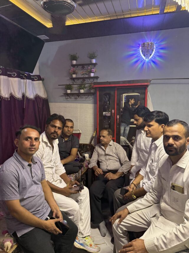 न्याय योद्धा अयाज़ खान अच्छू का लोनी विधानसभा दौरा — हादसे के शिकार मुनव्वर मलिक से मुलाकात, संगठन सर्जन पर चर्चा