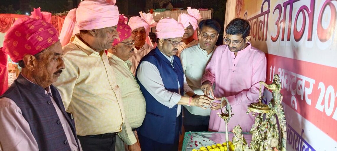 संस्कार भारती आगरा ने सद्भभावना पार्क में मनाया दीपावली आनंद मेला