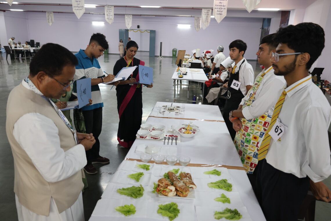 सेंट पीटर्स कॉलेज, आगरा में फायरलेस कुकिंग प्रतियोगिता का सफल आयोजन