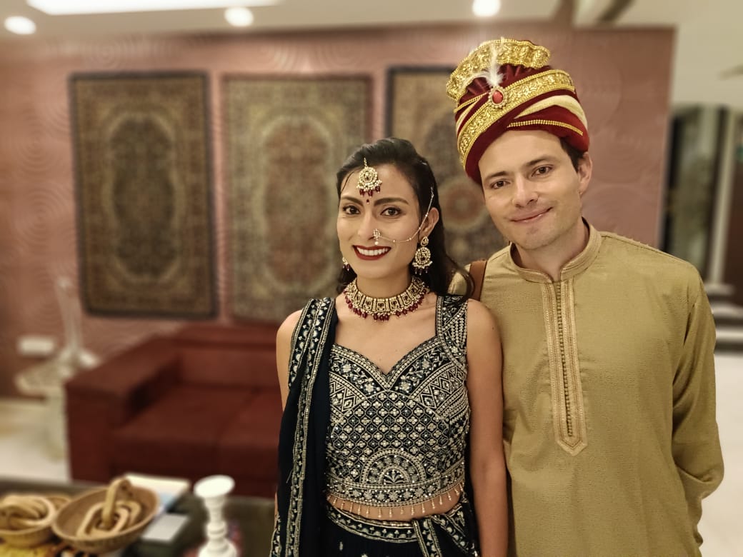 Foreign Couple Ties the Knot in Hindu Style, Guests Mesmerized by Indian Traditions