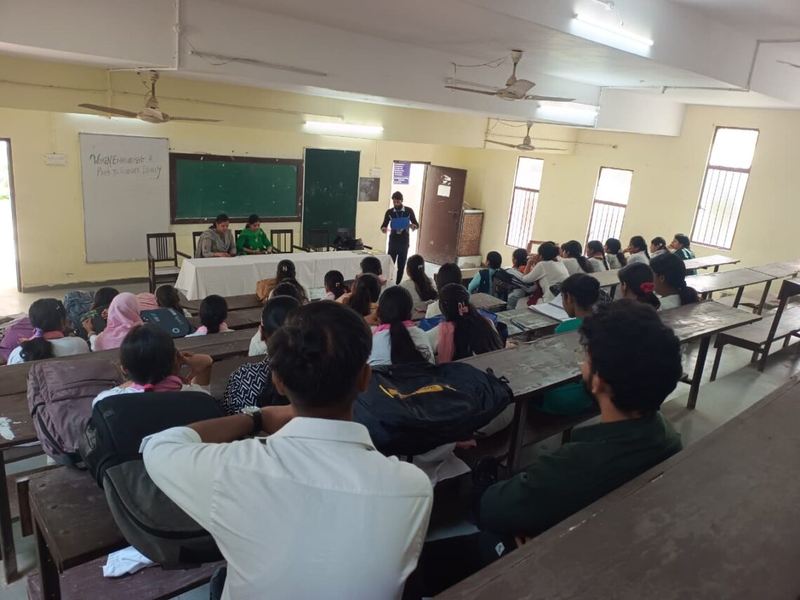 डॉ. भीमराव आंबेडकर विश्वविद्यालय, आगरा में “वेस्ट मैनेजमेंट प्रोडक्ट्स” पर ज्ञानवर्धक व्याख्यान