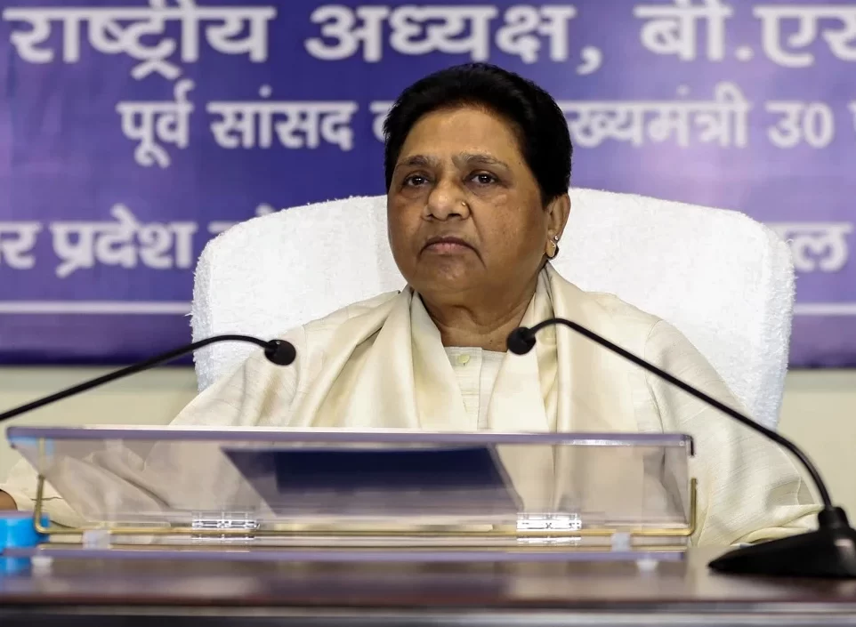 मायावती का बड़ा ऐलान: बसपा 2027 का यूपी विधानसभा चुनाव अकेले लड़ेगी, किसी से गठबंधन नहीं