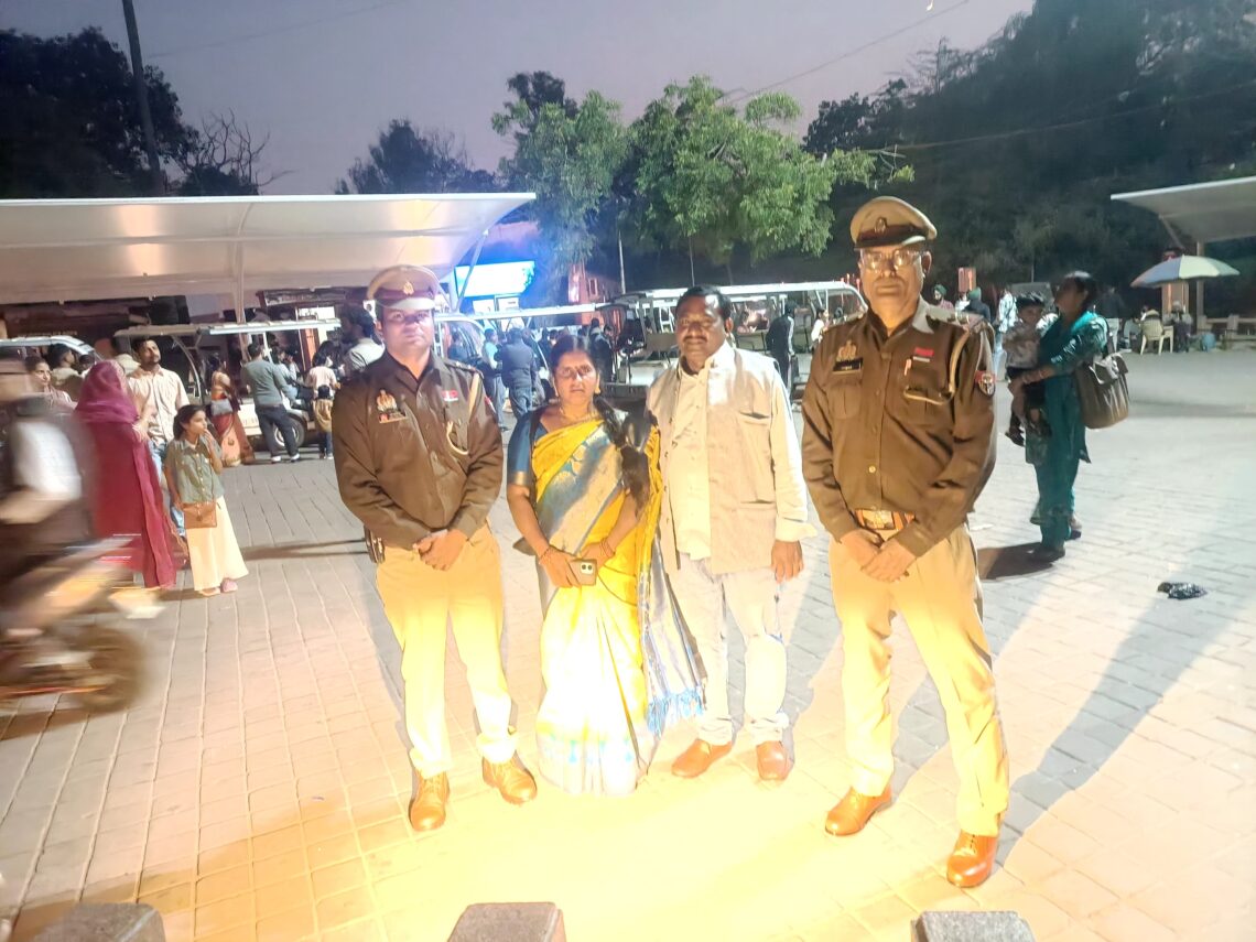 आगरा पुलिस की तत्परता: केवल 30 मिनट में परिवार को मिलवाया गया!
