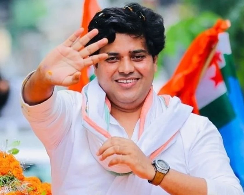 इमरान प्रतापगढ़ी का जाले में जोशीला संबोधन, ऋषि मिश्रा के समर्थन में उमड़ा जनसैलाब