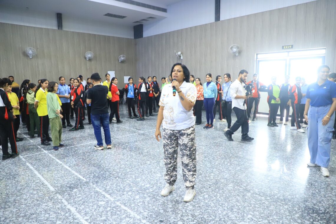 डॉ. एमपीएस वर्ल्ड स्कूल में मिशन शक्ति के अंतर्गत आत्मरक्षा जागरूकता कार्यक्रम आयोजित