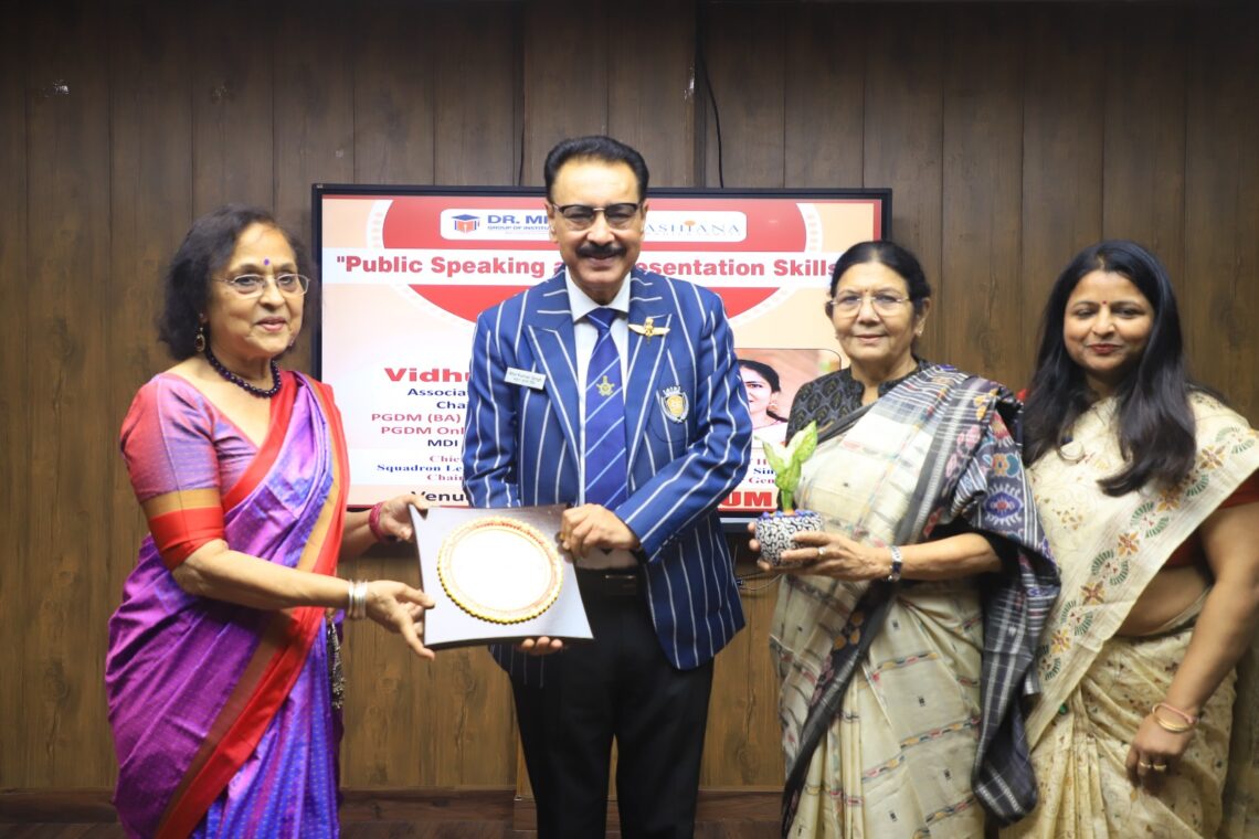डॉ एमपीएस ग्रुप में आशियाना महिला समिति का पब्लिक स्पीकिंग एवं प्रजेंटेशन स्किल सेमिनार आयोजन