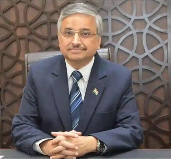 दिल्ली में वायु प्रदूषण: कोविड से भी घातक, डॉ. गुलेरिया की चेतावनी