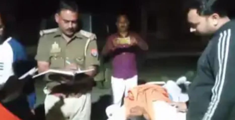 सावधानी नजर अंदाज : बांदा में सड़क हादसे में एक की मौत,तीन घायल