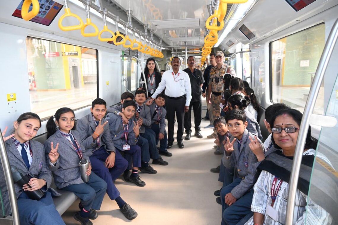 Agra Metro: Students of G.I. Global School Enjoy Metro Ride; Awareness Session Held at Radcliffe Public School on Children’s Day