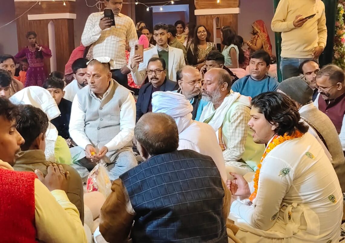 यूपी सरकार की प्रोटोकॉल लापरवाही पर विवाद तेज़