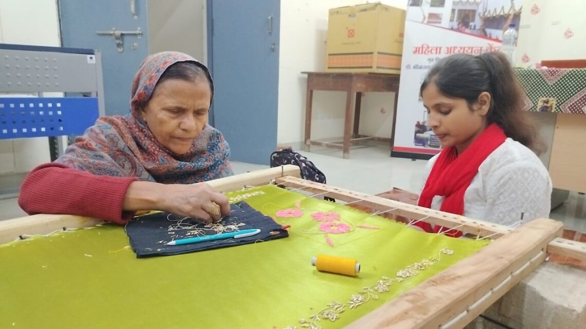 विश्वविद्यालय के भीतर छिपी कला को मिली पहचान: कुलपति ने खोजा नया सितारा — शमीम बानो”