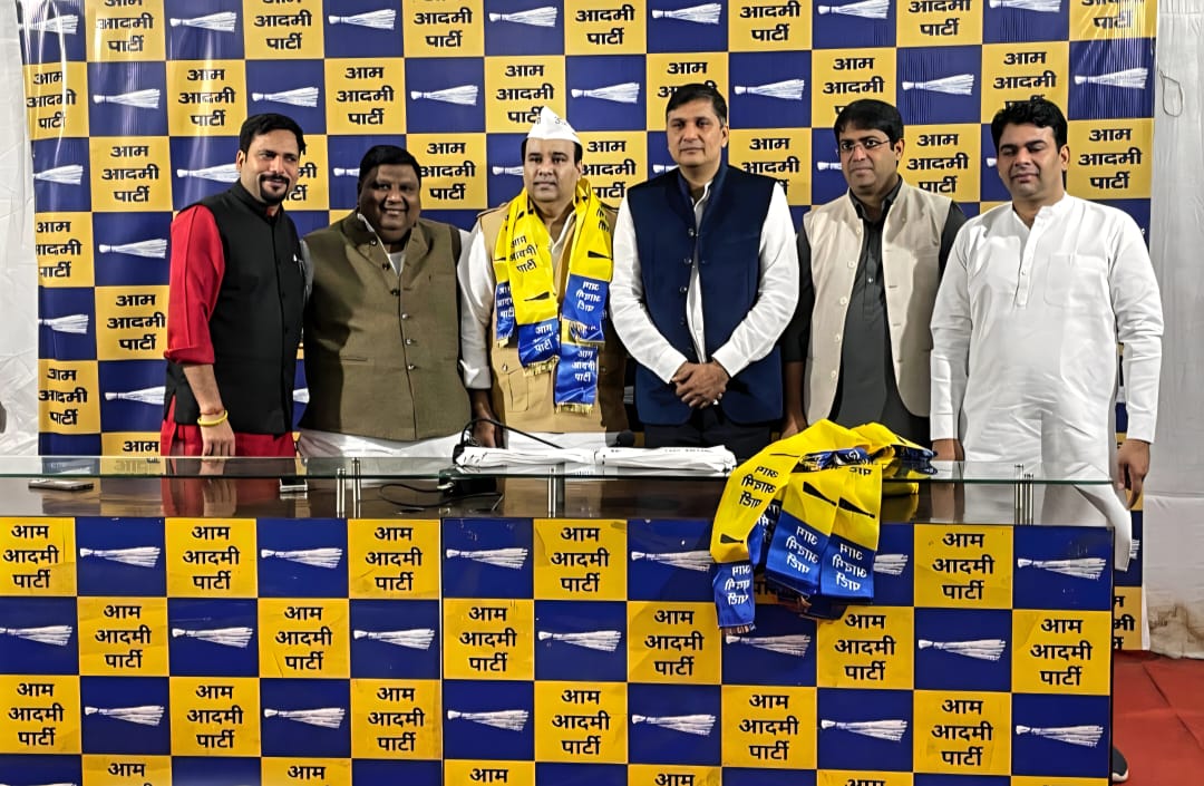 आसिम अहमद खान की घर वापसी, थामा आम आदमी पार्टी का दामन