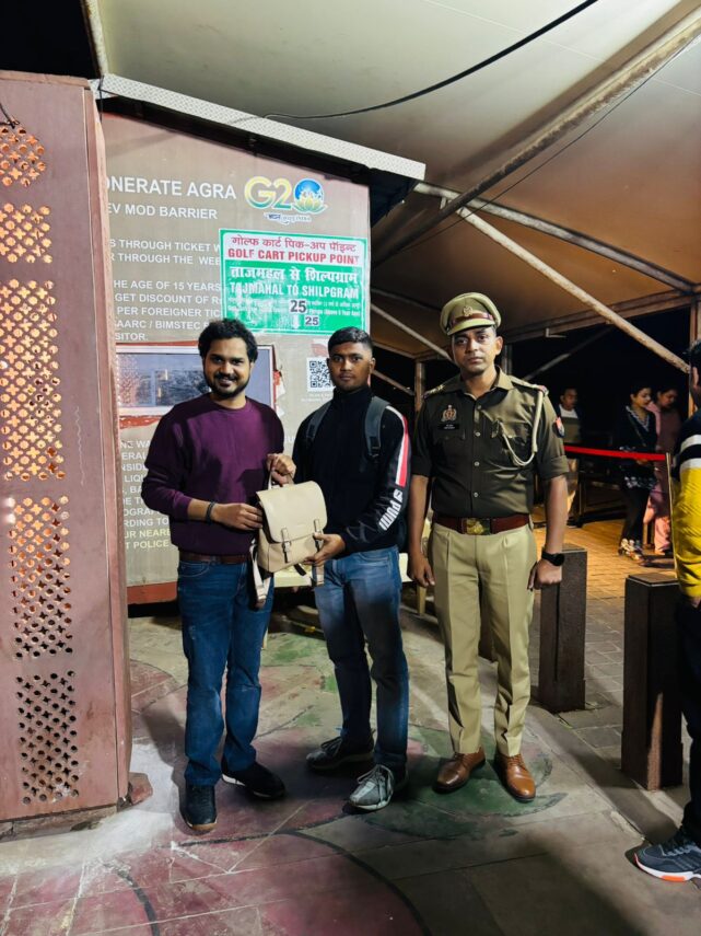पर्यटक_का_खोया_बैग_मिला : पर्यटन पुलिस की सतर्कता से गाजियाबाद के सन्नी गुप्ता का बैग बरामद