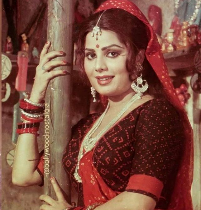 हिंदी सिनेमा की जानी–मानी अभिनेत्री और गायिका सुलक्षणा पंडित का 71 वर्ष की उम्र में निधन