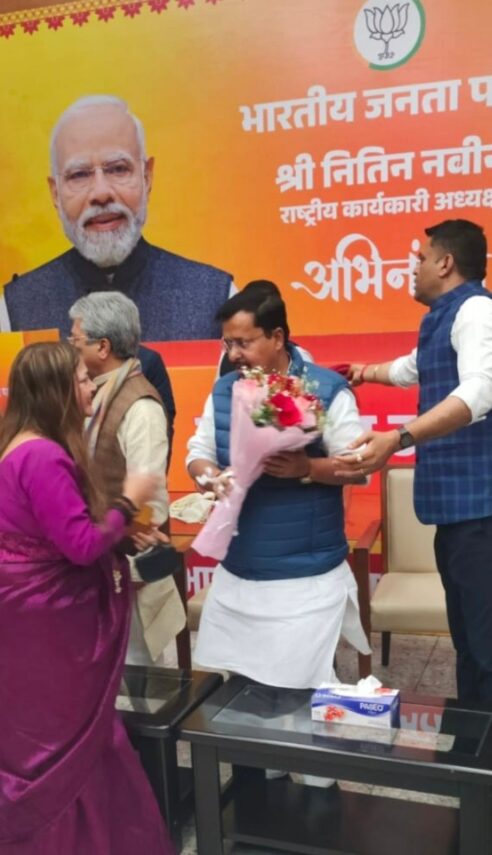 शबाना खंडेलवाल ने नितिन नबीन से की शिष्टाचार भेंट