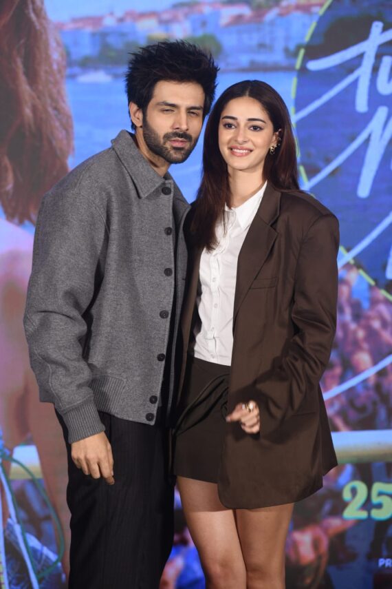 कार्तिक आर्यन और अनन्या पांडे ने दिल्ली में बढ़ाया फिल्म ‘तू मेरी, मैं तेरा’ का प्रमोशनल उत्साह