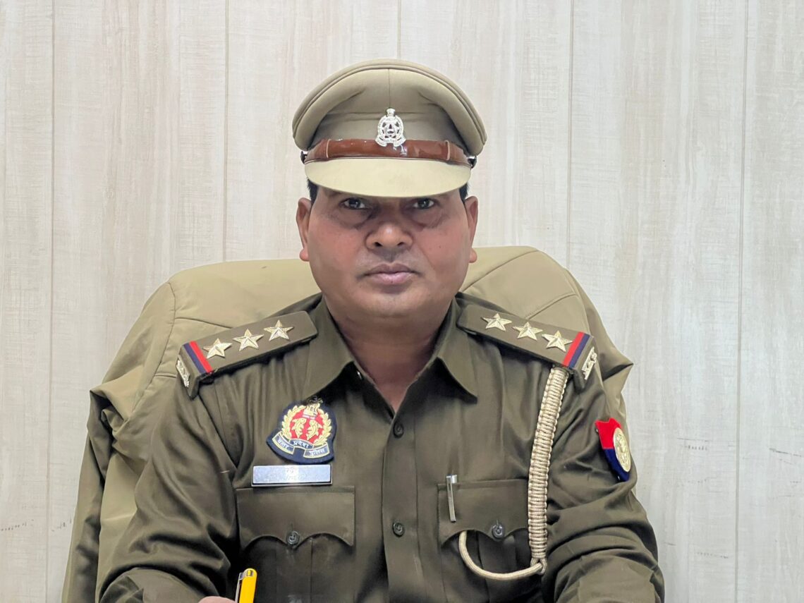 नवागत प्रभारी निरीक्षक विजेंद्र सिंह ने कोतवाली सहावर का चार्ज संभाला