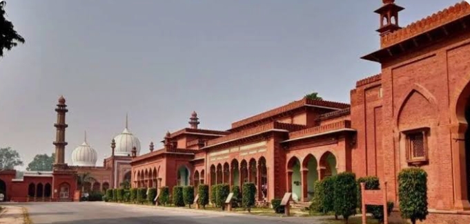 اے ایم یو میں بے لگام فرقہ واریت؟