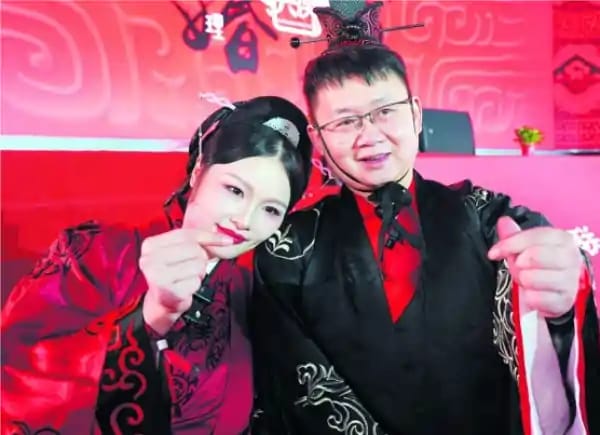 15 साल बाद मिला साथ: चीन में भूकंप बचाव के नायक ने उसी लड़की से की शादी जिसे बचाया था