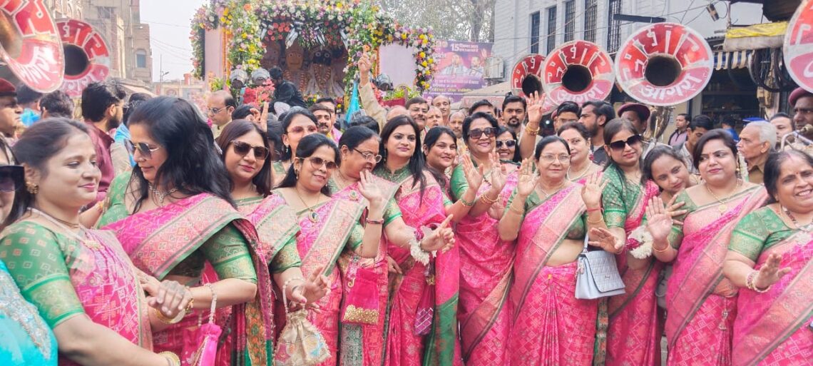 भक्ति, परंपरा और उल्लास का संगम, गिरिराज महाराज की आमंत्रण यात्रा से गूंजा आगरा