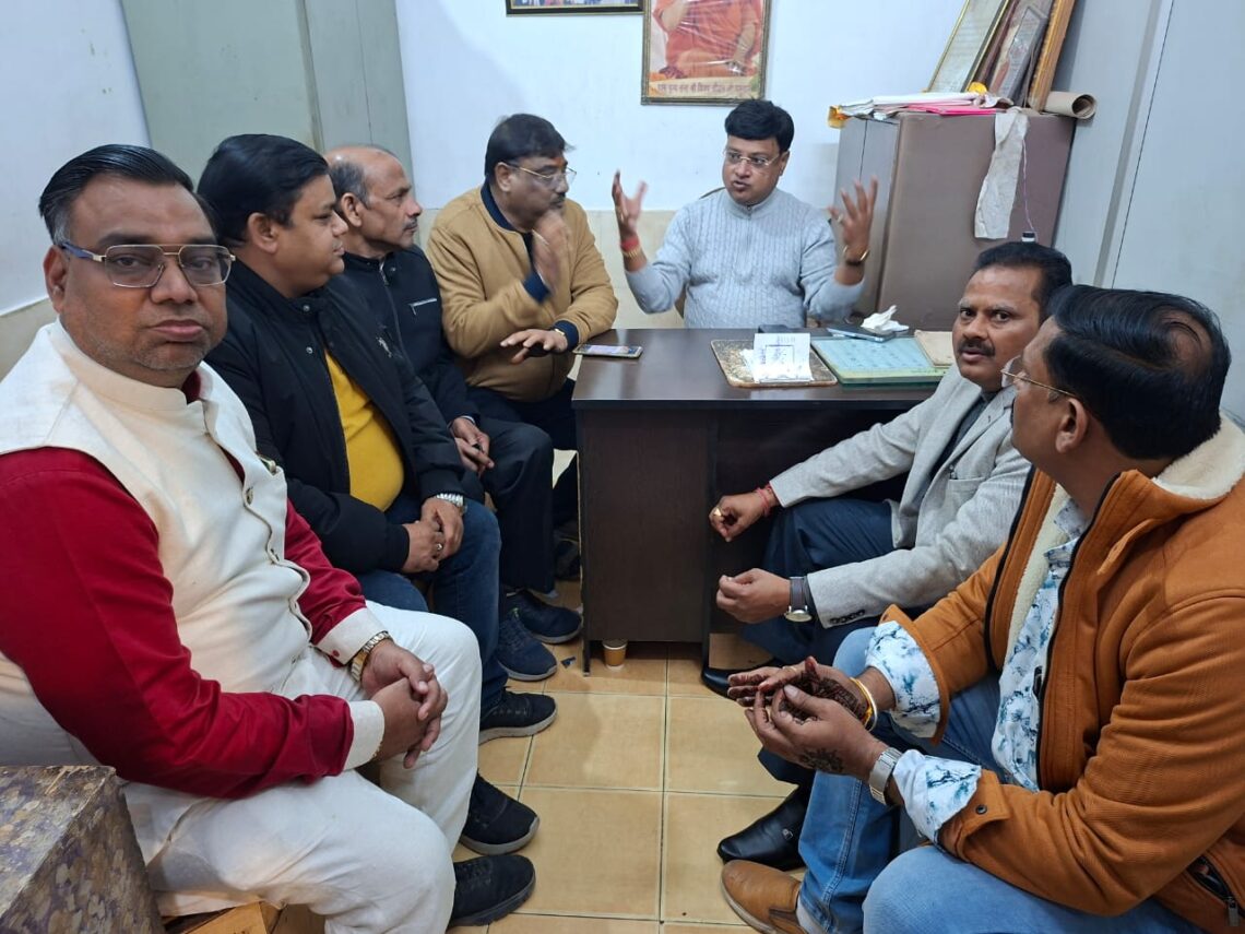 श्री गिरिराज जी छप्पन भोग महोत्सव: बैकुंठ लोक सरीखा सजेगा गोवर्धन धाम, स्वर्ण शंख से होगा गोविंद अभिषेक