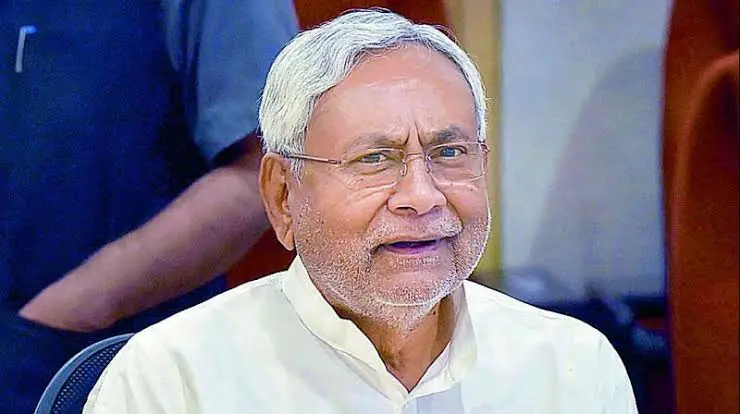 मुख्यमंत्री नीतीश पर हिजाब खींचने का आरोप, नुसरत ने बिहार छोड़ा