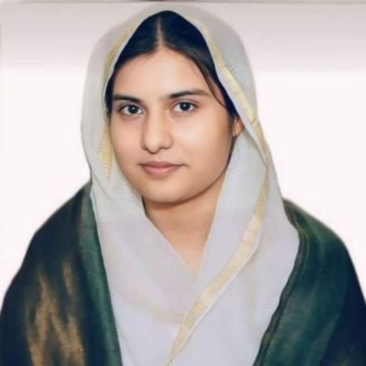 “सार्वजनिक रूप से किसी महिला का हिजाब खींचना उसकी गरिमा और धार्मिक पहचान पर हमला है” — इकरा हसन