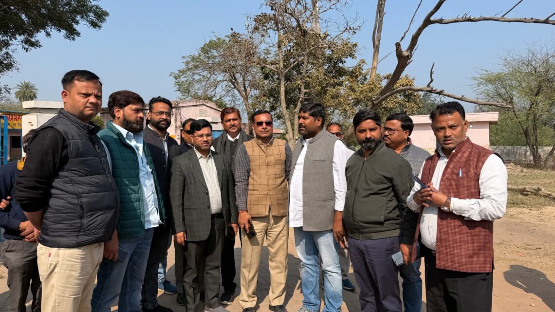 बीएसए के साथ कांग्रेस का संयुक्त निरीक्षणदृष्टिबाधित बच्चों के विद्यालय का संचालन रहेगा निरंतर