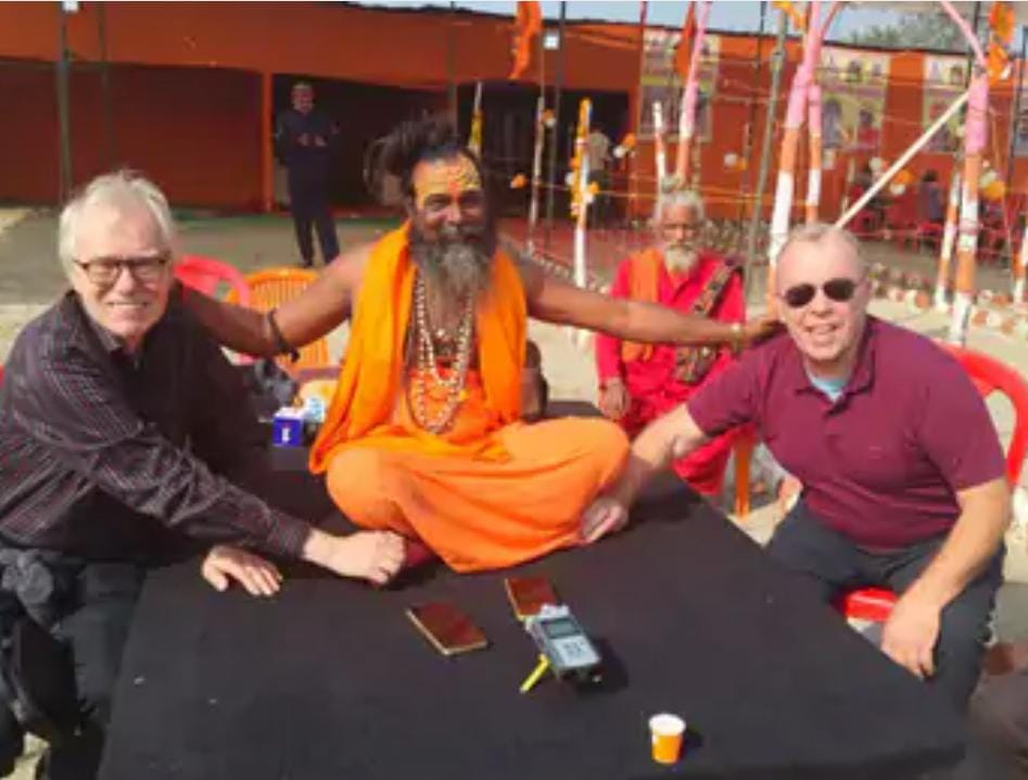 मेला श्री रामनगरिया में विदेशी श्रद्धालु पहुँचे जूना अखाड़ा, व्यवस्थाओं की सराहना
