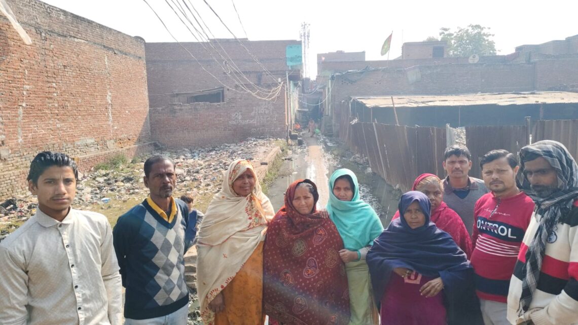 वार्ड 62 में जलभराव और बदहाली से त्रस्त लोग, स्मार्ट सिटी के दावे हुए खोखले