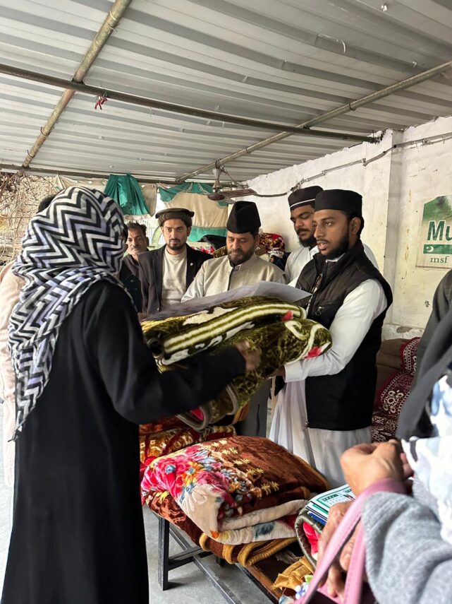 مسلم اسٹوڈنٹس فیڈریشن کے زیرِ اہتمام لُکھنؤ میں کمبل تقسیم پروگرام