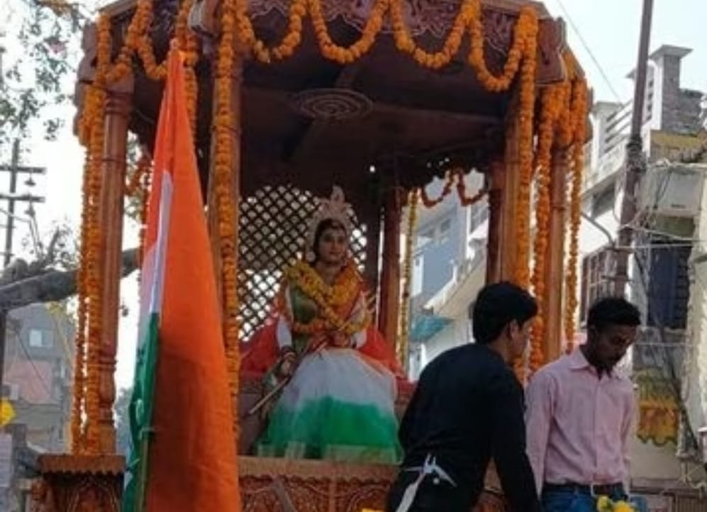 फर्रुखाबाद में वंदे मातरम यात्रा से गूंजा शहर, महिलाओं और युवाओं की रही उल्लेखनीय भागीदारी