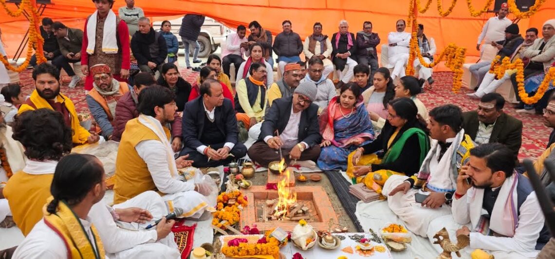 21 हजार दीपों से जगमगाया पांचाल घाट