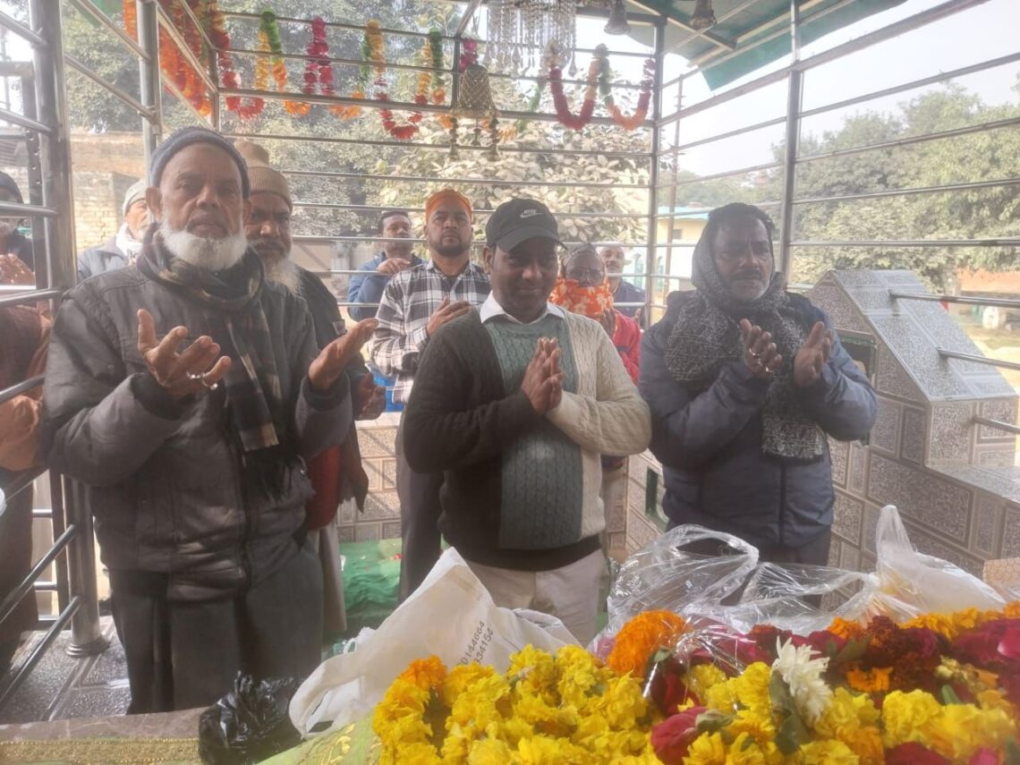 ईदगाह कटघर दरगाह पर यौम -ए-विलादत-ए-मौला अली अ.स. श्रद्धा व अकीदत के साथ मनाया गया