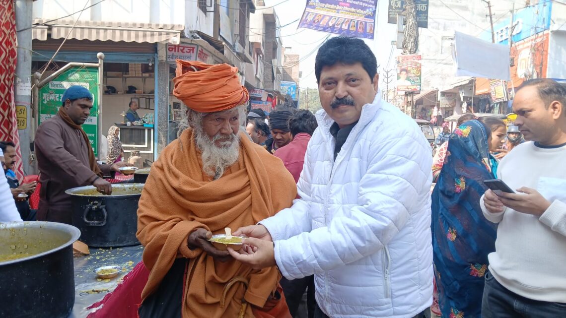 हिकमत उल्ला की खिचड़ी ने शहर में घोली मोहब्बत की मिठास