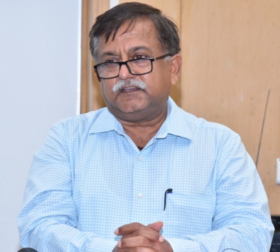 CM योगी के मुख्य सलाहकार अवनीश अवस्थी को एक साल का सेवा विस्तार