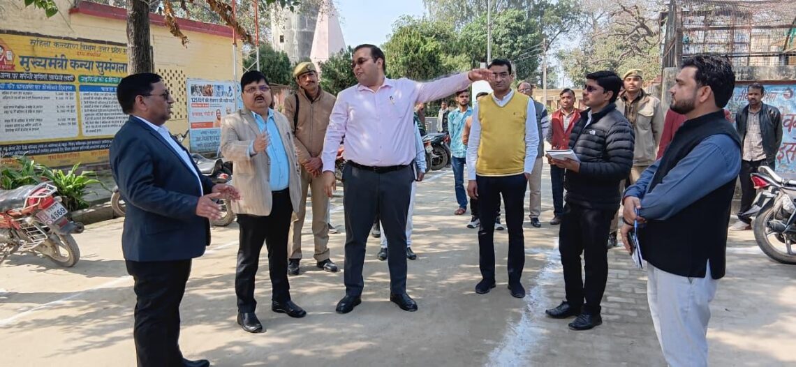 सहावर में डीएम प्रणय सिंह का ऐक्शन-पैक निरीक्षण: जर्जर भवन को तुरंत ध्वस्त करने और मामलों का त्वरित निपटारा करने के कड़े निर्देश