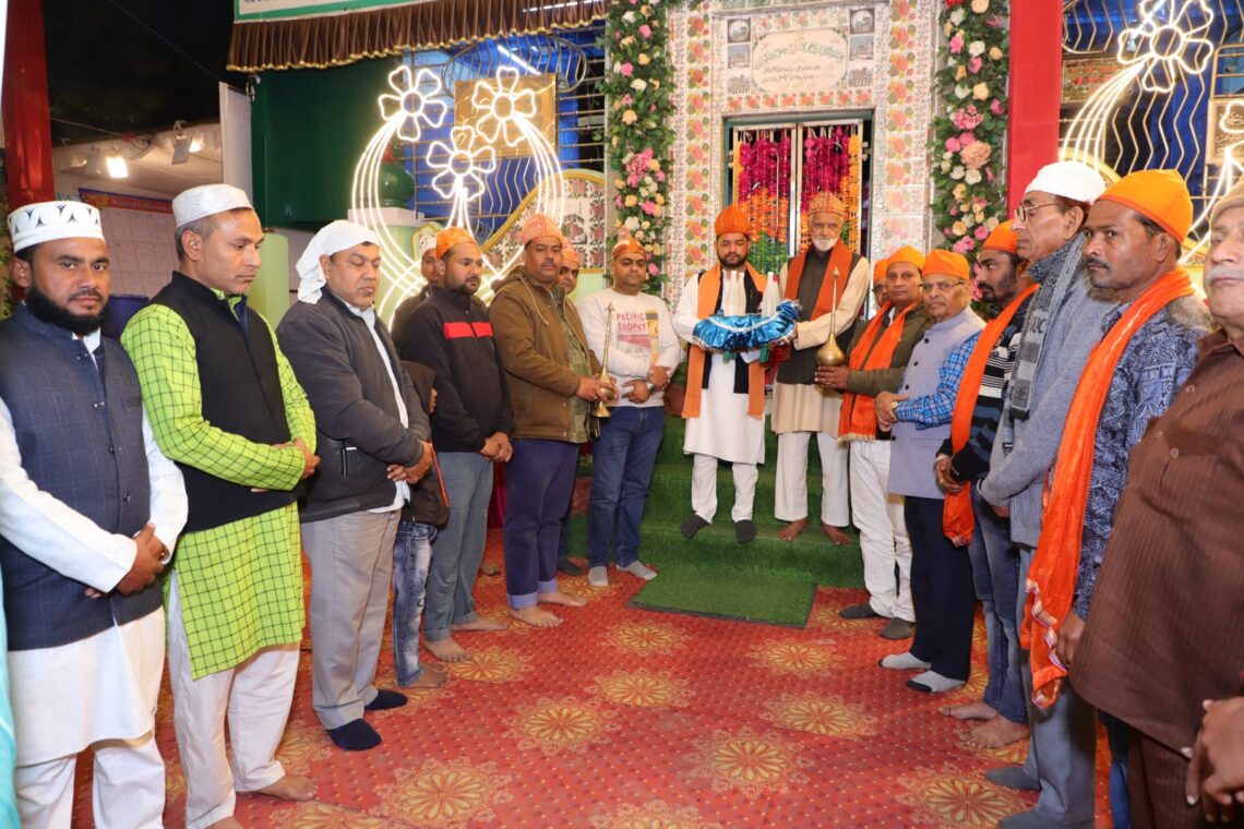 दरगाह मरकज़ साबरी में जश्न-ए-उर्स के अवसर पर गुस्ल, सन्दल व मुशायरे का आयोजन