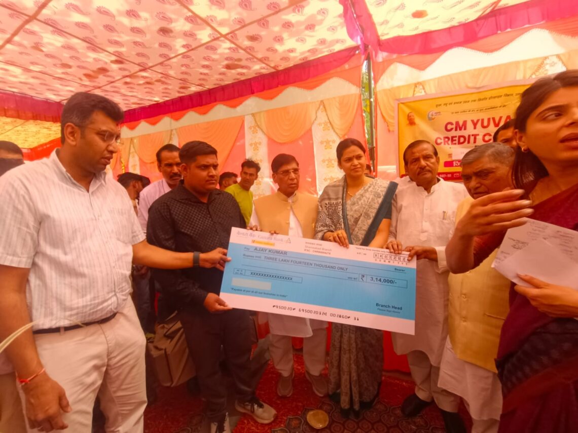 आगरा में ‘नव निर्माण के 9 वर्ष’ का जश्न: विकास कार्यों की गूंज, युवाओं को मिला सशक्तिकरण का संदेश