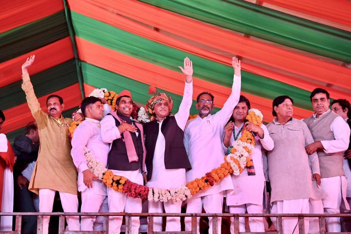 2027 में लोकतंत्र और संविधान बचाने का होगा चुनाव – ताहिर हुसैन सिद्दीकी एवं तहसीन सिद्दीकी गांव-गांव में प्रचार