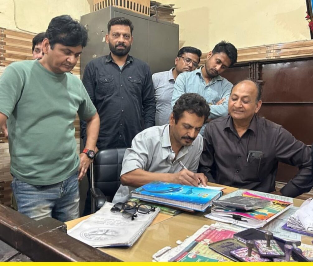 बॉलीवुड अभिनेता Nawazuddin Siddiqui अपने पैतृक गांव बुढाना पहुंचे, 55 बीघा कृषि भूमि खरीदी