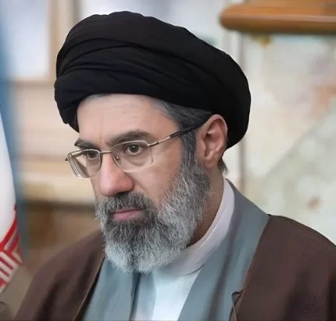 ईरान के सर्वोच्च नेता मोजतबा खामेनेई का पहला बयान: “होर्मुज जलडमरूमध्य बंद करने के हथियार का इस्तेमाल जारी रहेगा”