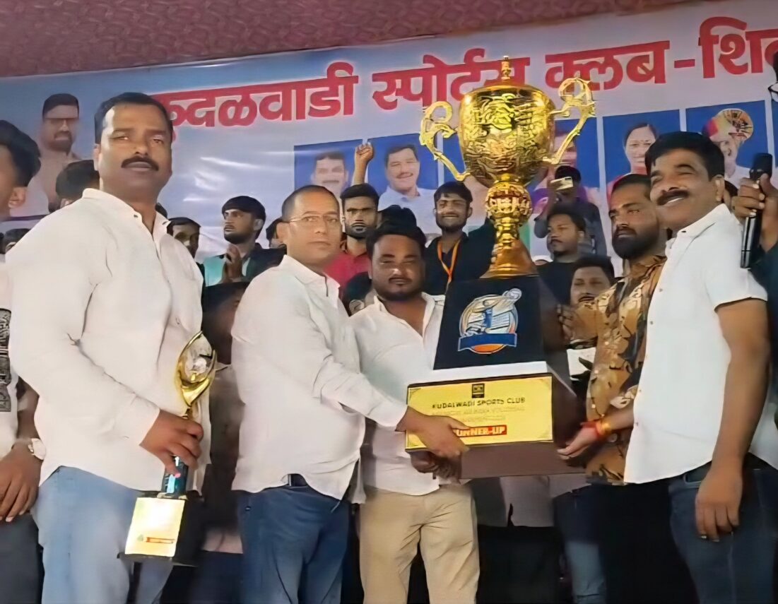 डे-नाइट ऑल इंडिया वॉलीबॉल टूर्नामेंट में आज़मी स्पोर्ट्स क्लब ने मारी बाज़ी