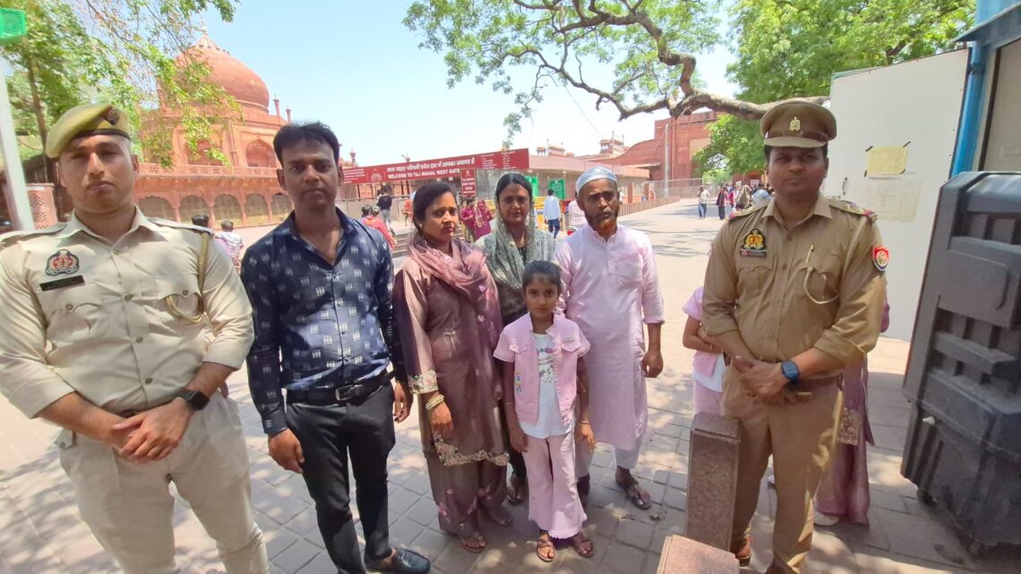 30 मिनट में बिछड़ी मासूम को मिलाया परिवार से, आगरा पुलिस की तत्परता सराहनीय