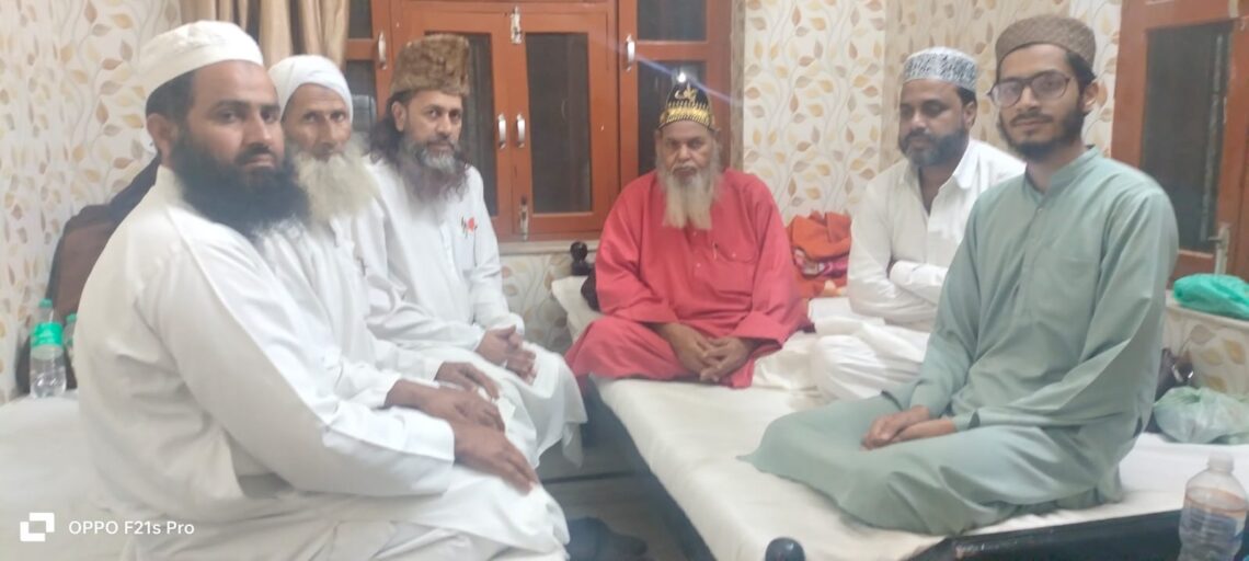 कलियर शरीफ में कादरी अशरफी काफिले की दरगाह साबिर पाक पर हाजिरी, अमन-ओ-मोहब्बत की दुआ