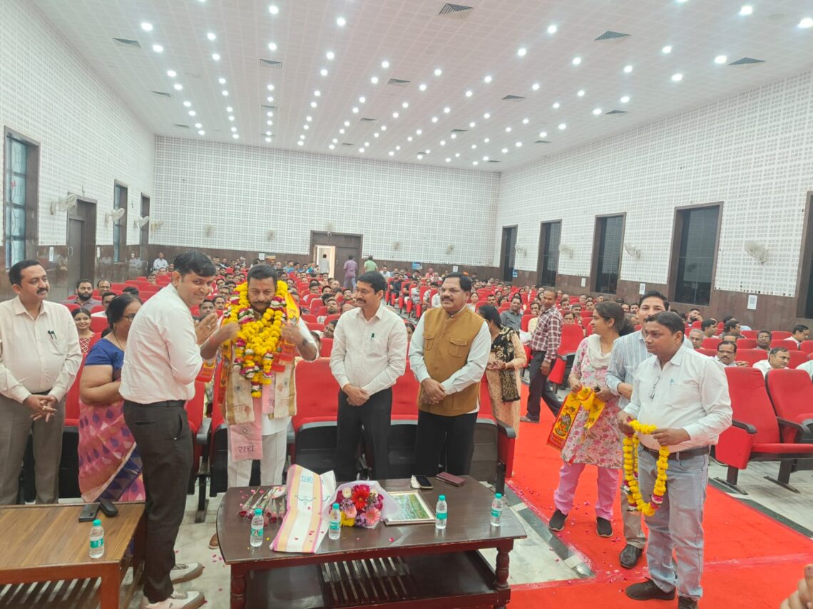 शिक्षा जगत की हुंकार: अंबरीश पाल सिंह के समर्थन में उतरा पूरा RBS परिवार
