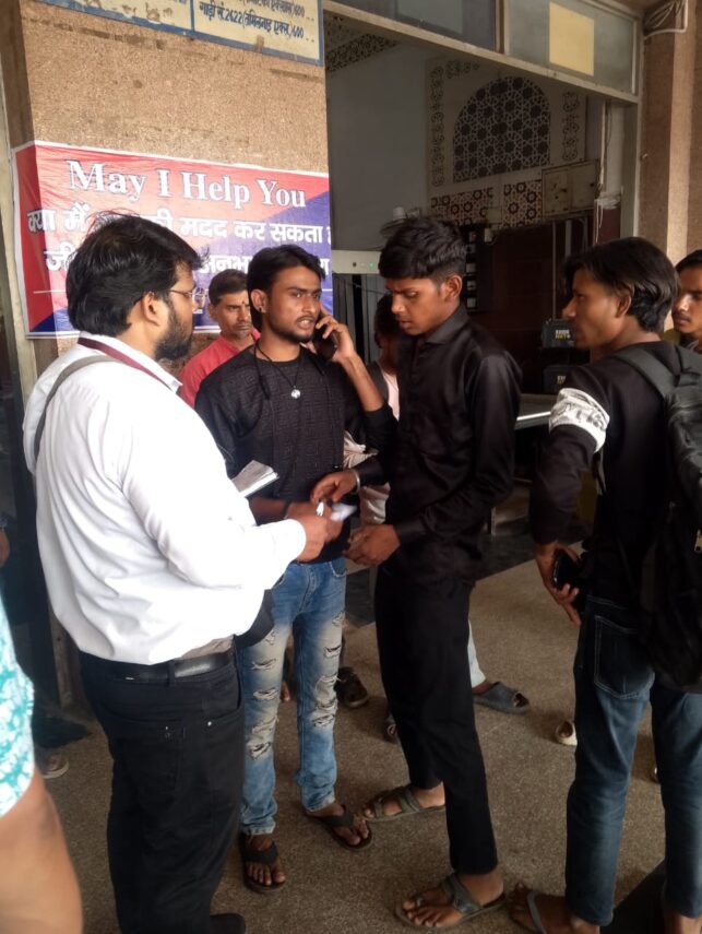 आगरा मंडल के प्रमुख स्टेशनों पर मेगा किलेबंदी टिकट जांच अभियान, 5.16 लाख रुपये जुर्माना वसूला