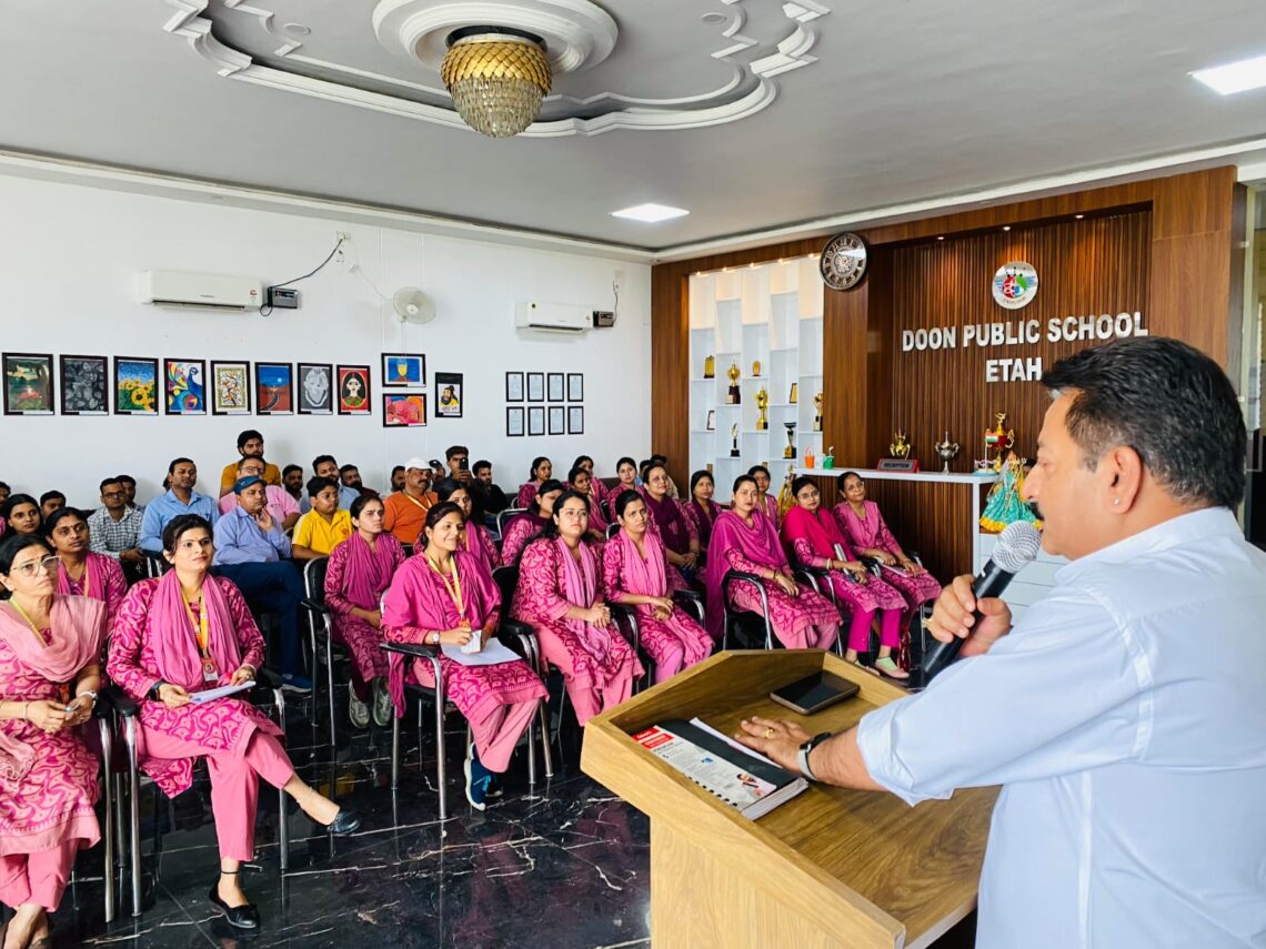 स्नातक मतदाताओं के बीच पहुंचे अंबरीश पाल सिंह, एटा में अभियान को मिली नई गति